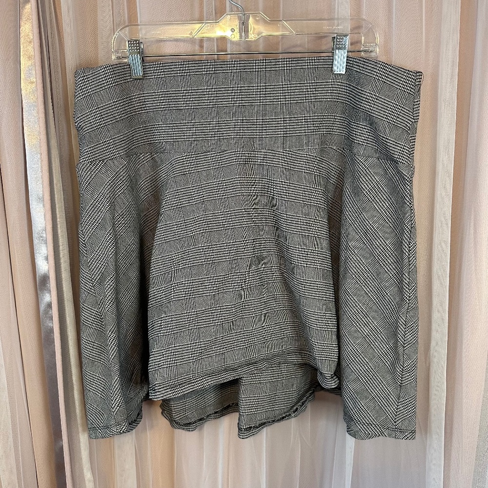 Torrid High/Low Black and White Houndstooth Plaid Mini Skirt Size 1 (XL)
